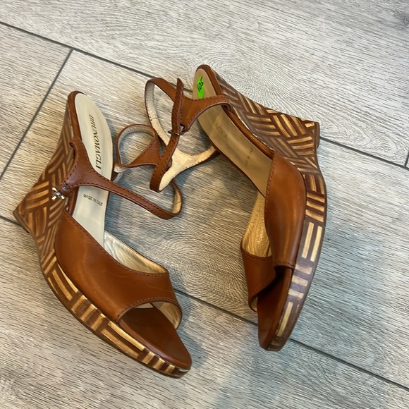 Bruno Magli made in Italy Brown leather Wedge embossed Sandals size 10.5 - Picture 11 of 11